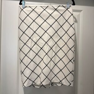 The Limited White and Black Checkered Skirt Size 6